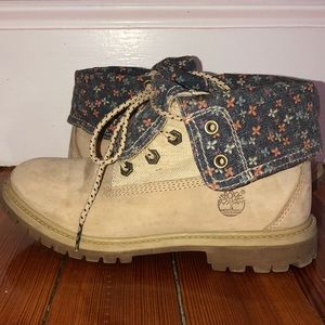 Women’s Size 7 Timberlands